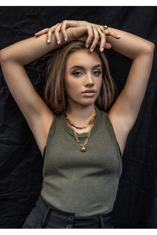 Gold-plated stainless steel choker with large links and decorative sphere