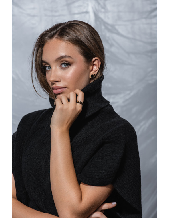 Delicate gold-plated stainless steel earrings in two tones – elegant minimalist jewelry design