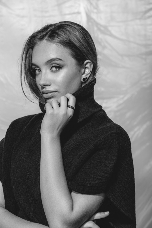 Stainless steel earring set in silver and black – elegant minimalist jewelry 2