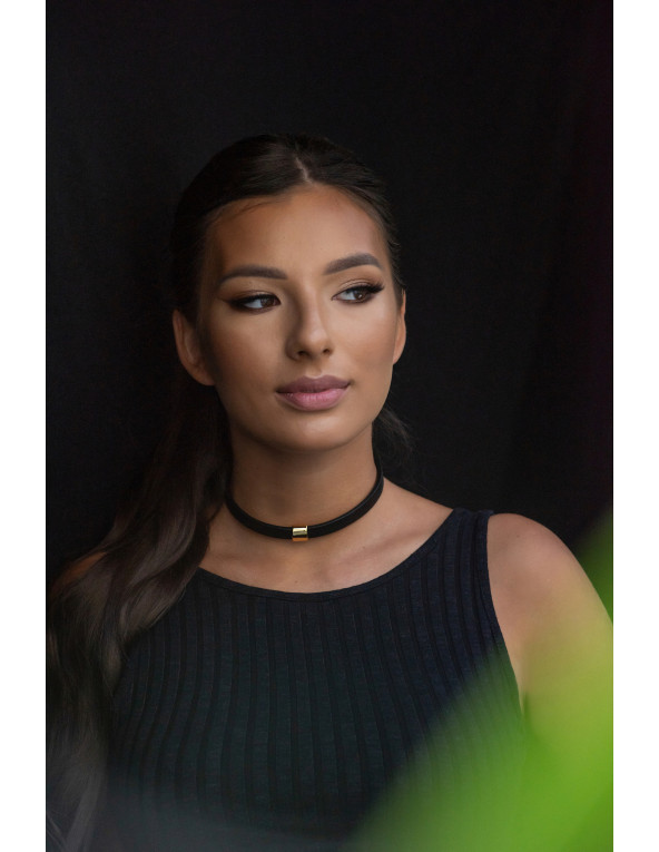 Gold choker made of natural leather and stainless steel – modern handmade jewelry