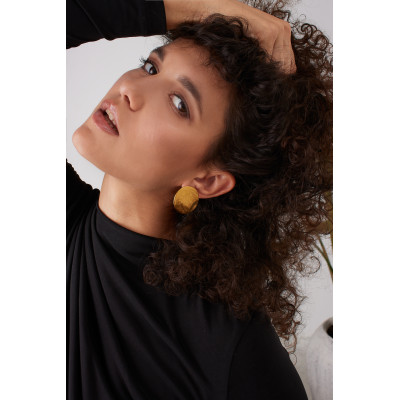 Gold stainless steel disc hoop earrings with a shiny finish and modern minimalist style. 2