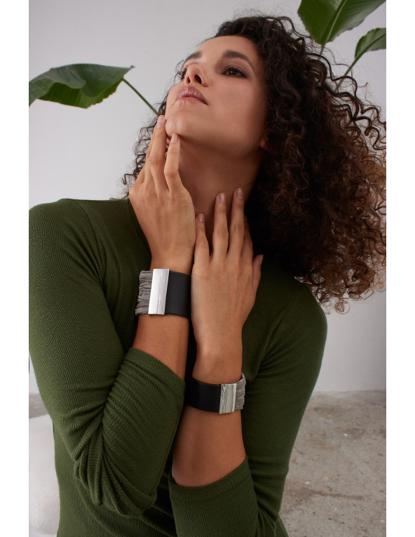 Wide women's leather bracelet with stainless steel mesh and magnetic clasp