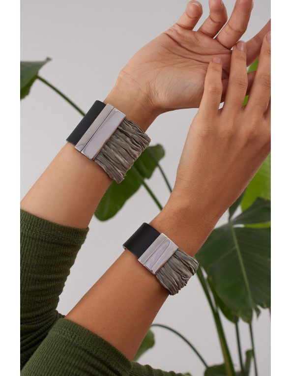 Wide women's leather bracelet with stainless steel mesh and magnetic clasp