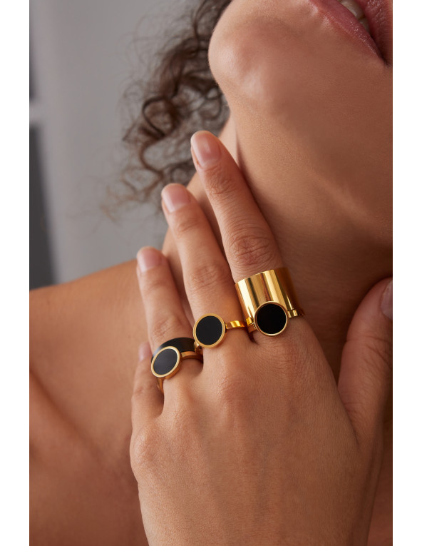 Wide gold-plated stainless steel 2-in-1 ring with black stone