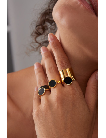 Wide gold-plated stainless steel 2-in-1 ring with black stone