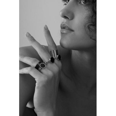 Wide stainless steel 2-in-1 ring with black stone in minimalist style 2