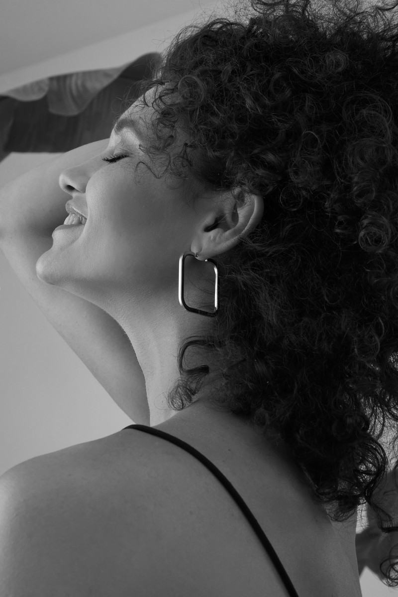 Square earrings in various sizes made of stainless steel