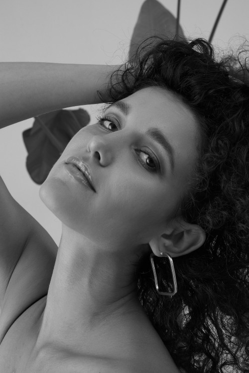 Square earrings in various sizes made of stainless steel