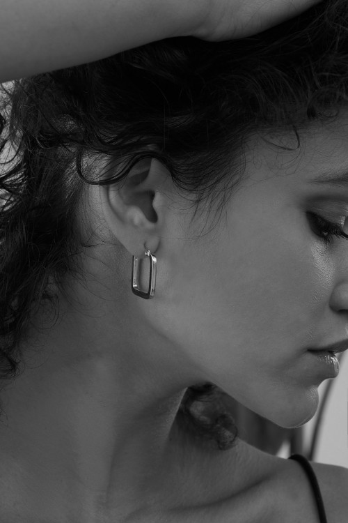Small square earrings in silver-coloured stainless steel