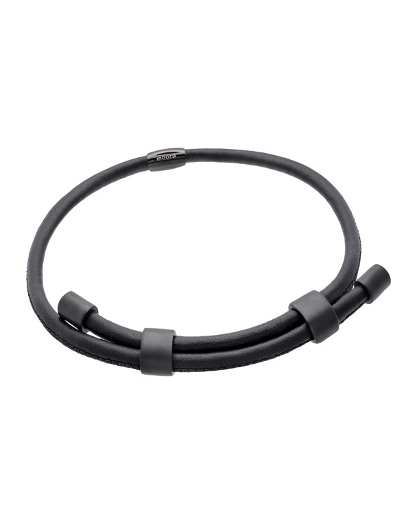 Adjustable necklace and bracelet set made of natural leather and matte black stainless steel.