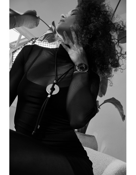 Adjustable black leather necklace with gold-plated circle pendant from Moora.