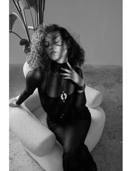 Adjustable black leather necklace with gold-plated circle pendant from Moora.