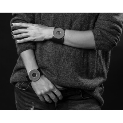 Black leather bracelet with a large, glossy gold-plated stainless steel element 2