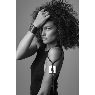 Leather necklace with gold-plated shiny square pendant by Moora. 2