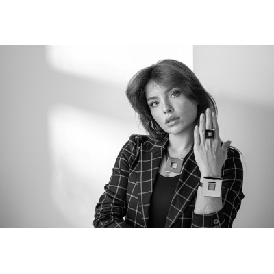 Black leather bracelet with large shiny square in gold finish 2