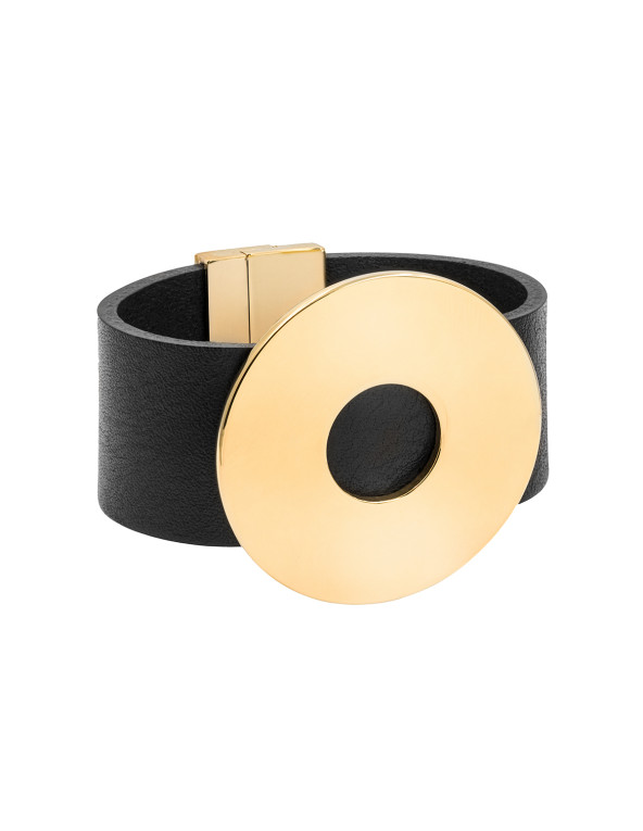 Black leather bracelet with shiny gold-plated steel ring