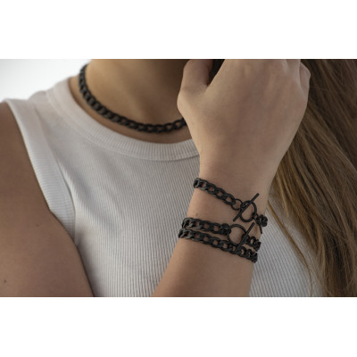 Double wrap matte black stainless steel curb chain bracelet with 8 mm width. 2