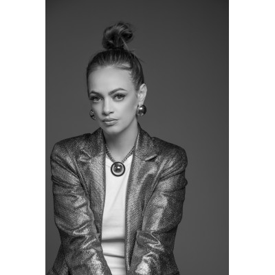 Gold-plated stainless steel double-chain necklace with decorative half-sphere pendant. 2