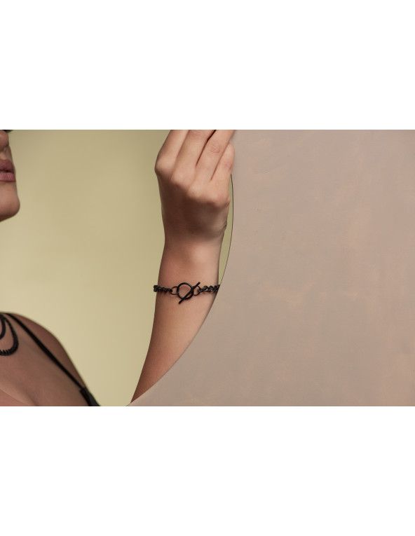 Matte black stainless steel curb chain bracelet with 6 mm width.