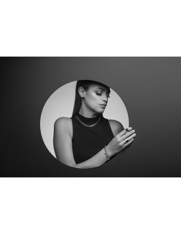 Silver stainless steel curb chain bracelet with 8 mm width.