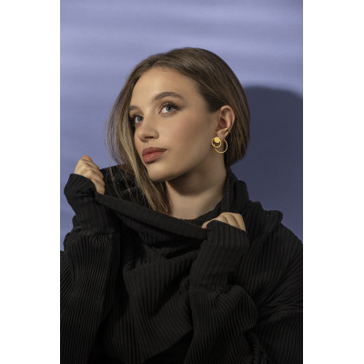 Gold 3.6 mm stainless steel ear cuff with polished golden finish. 2