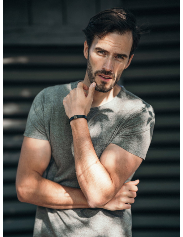 Men’s brown leather bracelet with matte steel element