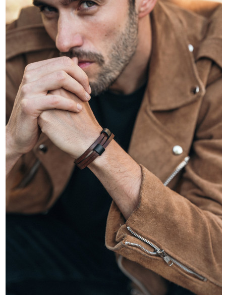 Men's brown leather bracelet with matte black elements