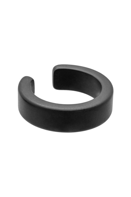 Men’s black matte stainless steel ear cuff with a minimalist and contemporary style.