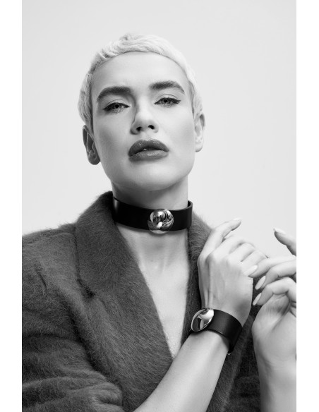 Black leather bracelet with gold-plated stainless steel half-sphere