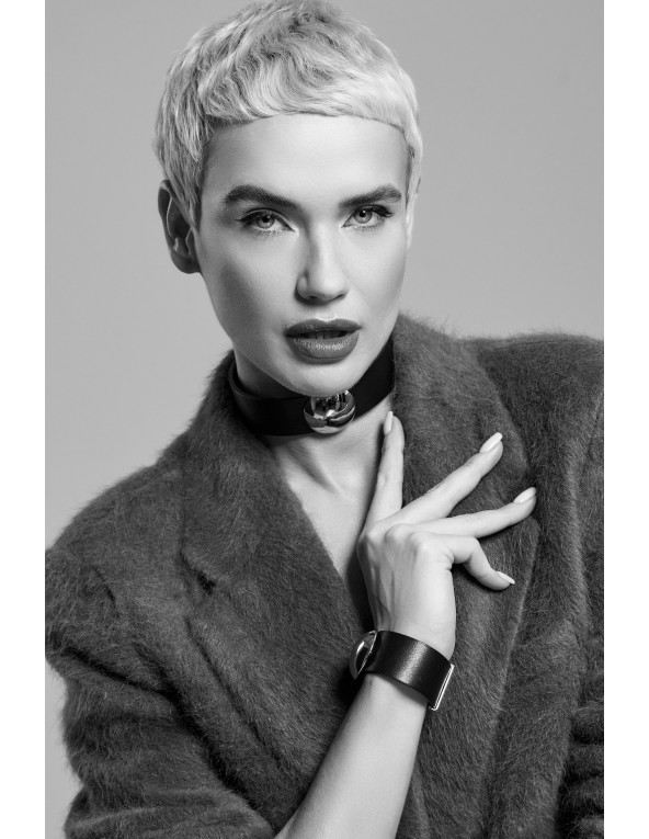 Black leather bracelet with gold-plated stainless steel half-sphere