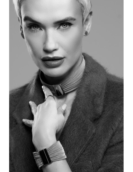 Bracelet made of stainless steel mesh and polished stainless steel with a magnetic clasp