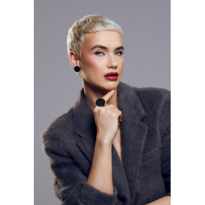 Minimalist black matte circle earrings 2