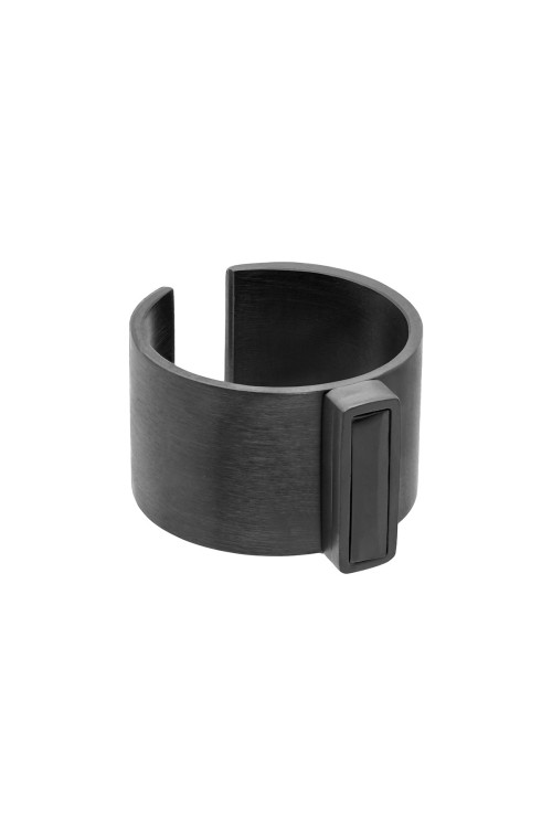 Black women's signet ring made of brushed stainless steel with a black rectangle