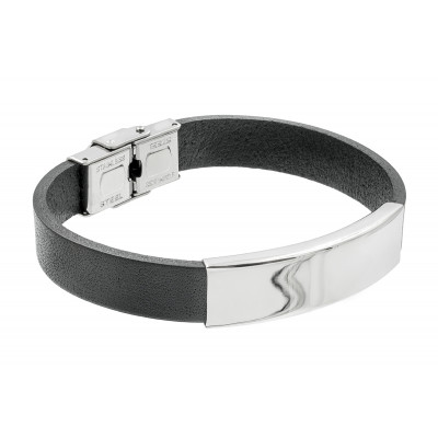 Black leather bracelet with engraving and silver stainless steel element – minimalist and personal.