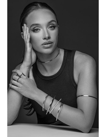 Delicate silver stainless steel choker necklace with minimalist timeless design