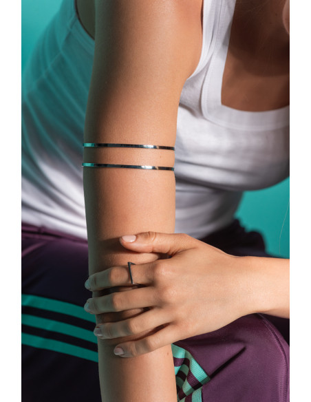 Silver subtle stainless steel ring with classic minimalist design