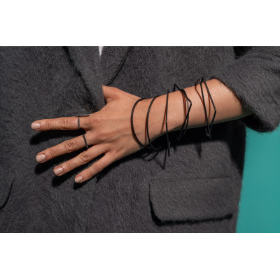 Black matte delicate triangle stainless steel bangle bracelet 2