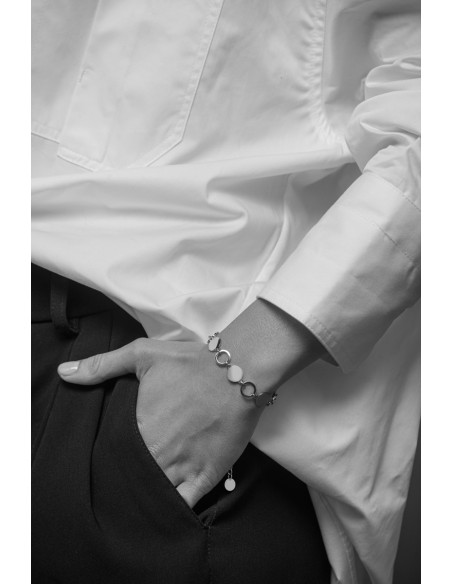 Delicate and subtle stainless steel bracelet