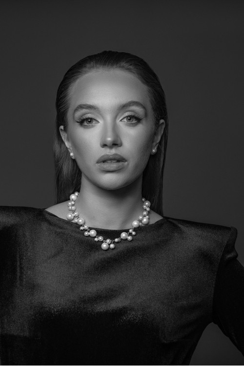 Shell pearl necklace with silver stainless steel