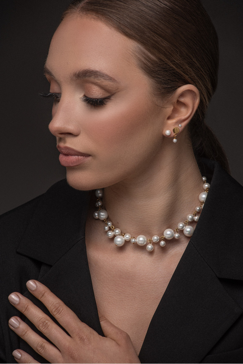 Gold-plated stainless steel plate earrings with shell pearl