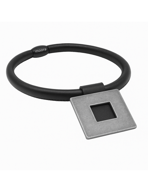 Leather and steel choker necklace with square