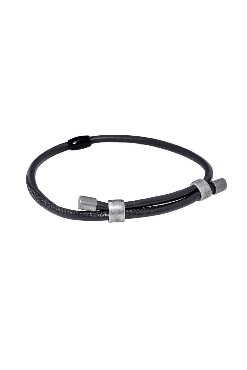 Adjustable leather necklace with aged steel