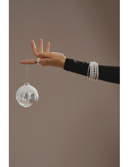 Original bracelet with white shell pearls