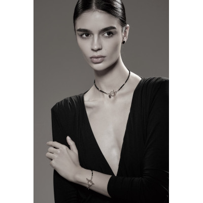 Delikatny naszyjnik z kamieni onyks i srebrnych kuleczek 2