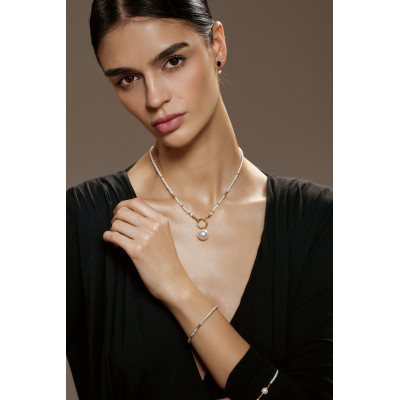 Delikatny naszyjnik z pereł typu shell oraz ozdobnej...