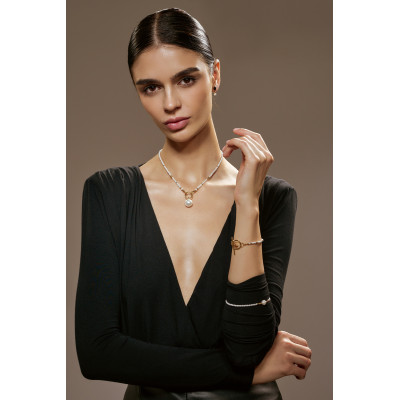 White shell pearl necklace with large pearl pendant. 2