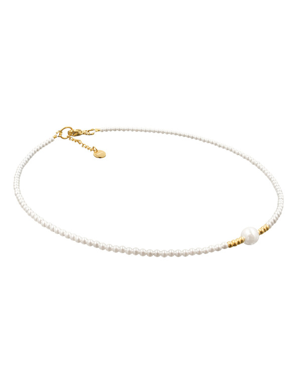 Delicate adjustable necklace made of white pearls