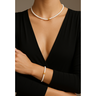 Delicate necklace with shell pearls