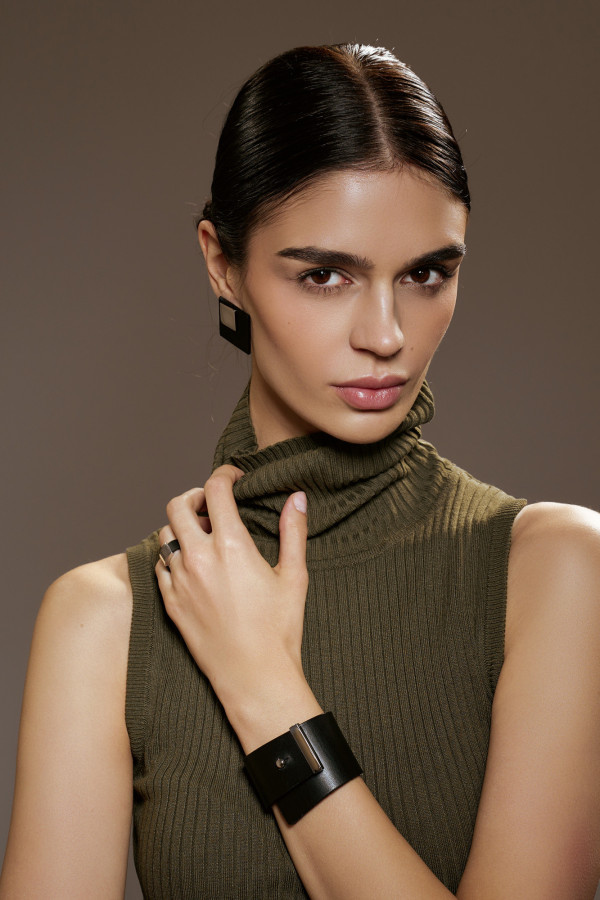 Square earrings made of natural leather and stainless steel in a modern style. 2