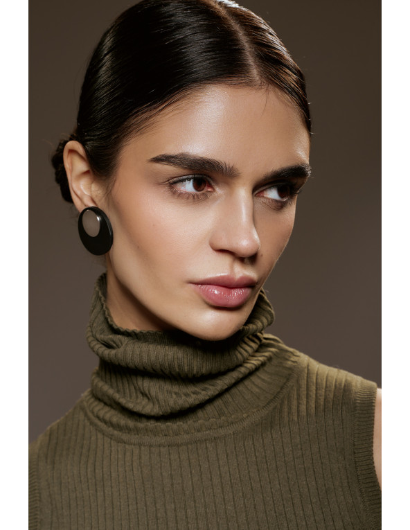 Minimalist leather earrings with satin stainless steel